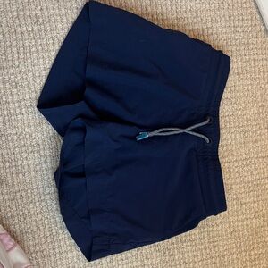Girls Athleta navy shorts in amazing condition